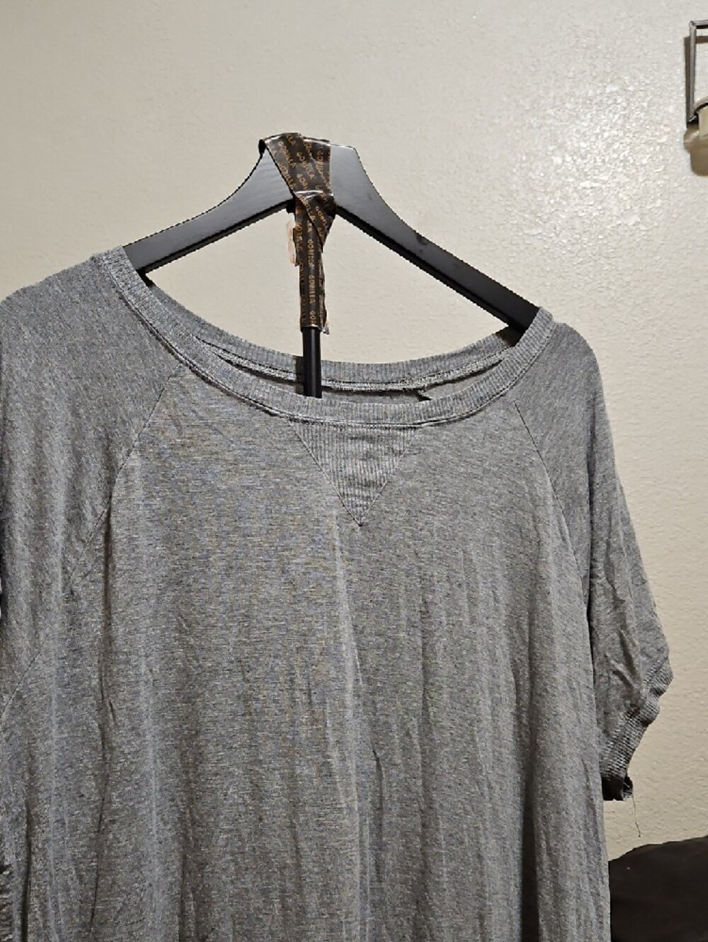 torrid Light Gray Short Sleeve Pullover Top - Picture 2 of 5